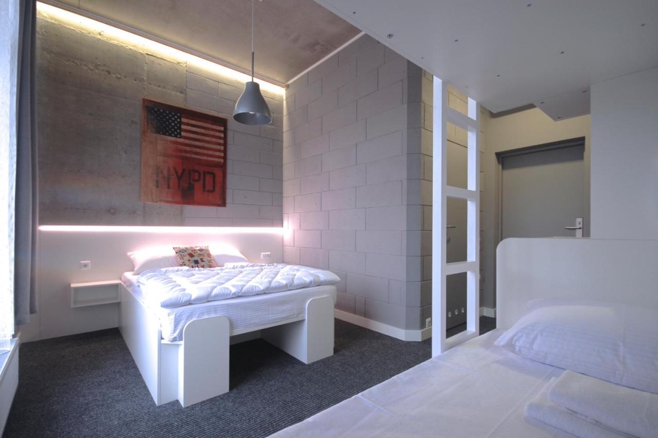 Cubby Hotel Lviv Exterior photo