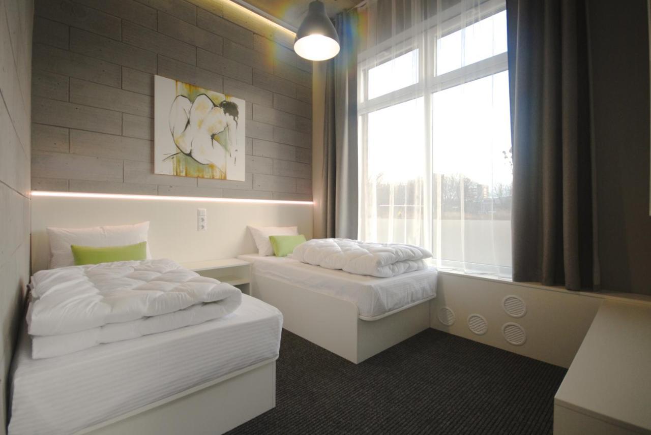 Cubby Hotel Lviv Exterior photo