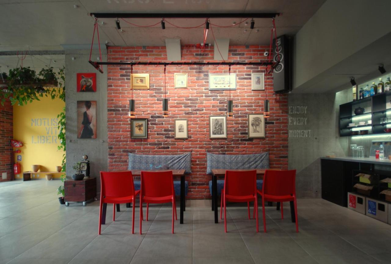 Cubby Hotel Lviv Exterior photo